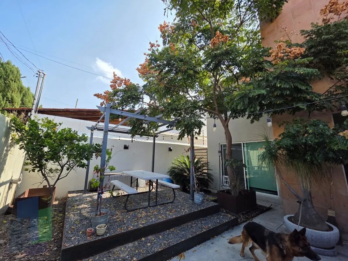 Casa en venta en San Francisco Juriquilla, amplio jardín — foto 4