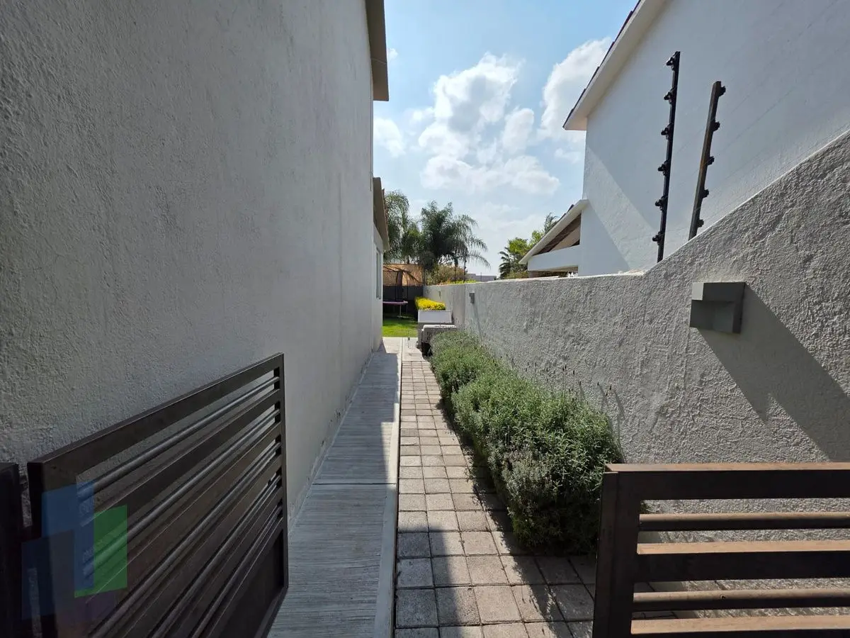 Casa en venta en San Francisco Juriquilla, amplio jardín — foto 5