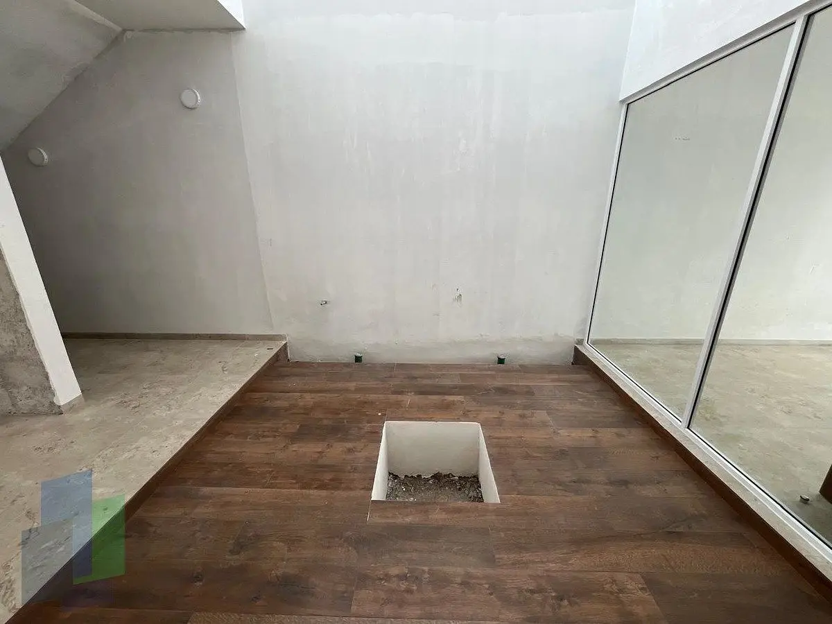 Lomas de Juriquilla casa en venta en obra blanca para terminar a tu gusto!!! — foto 3