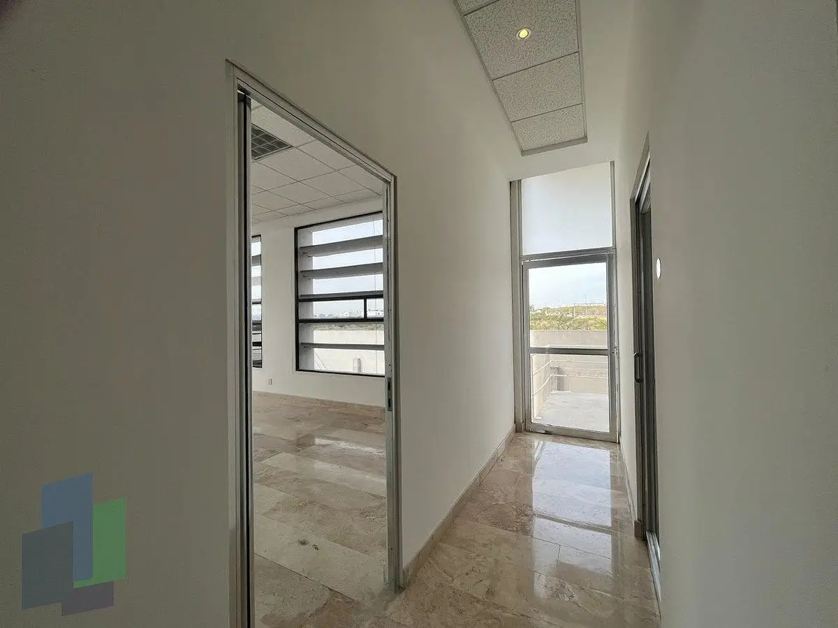 Oficina en renta de 30 m2 en planta baja en Corporativo. — foto 2