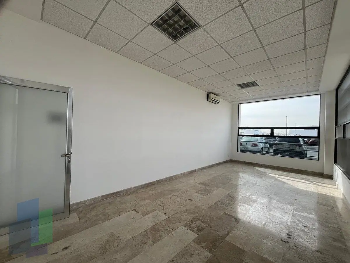Oficina en renta de 30 m2 en planta baja en Corporativo. — foto 4