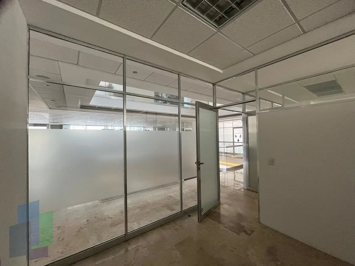 Renta de oficina de 10 m2 en 1er nivel en Corporativo en Juriquilla — foto 5