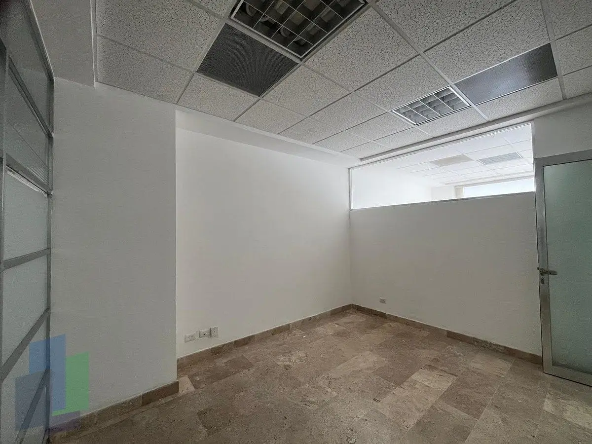 Renta de oficina de 15 m2 en 2o nivel en Corporativo. — foto 3