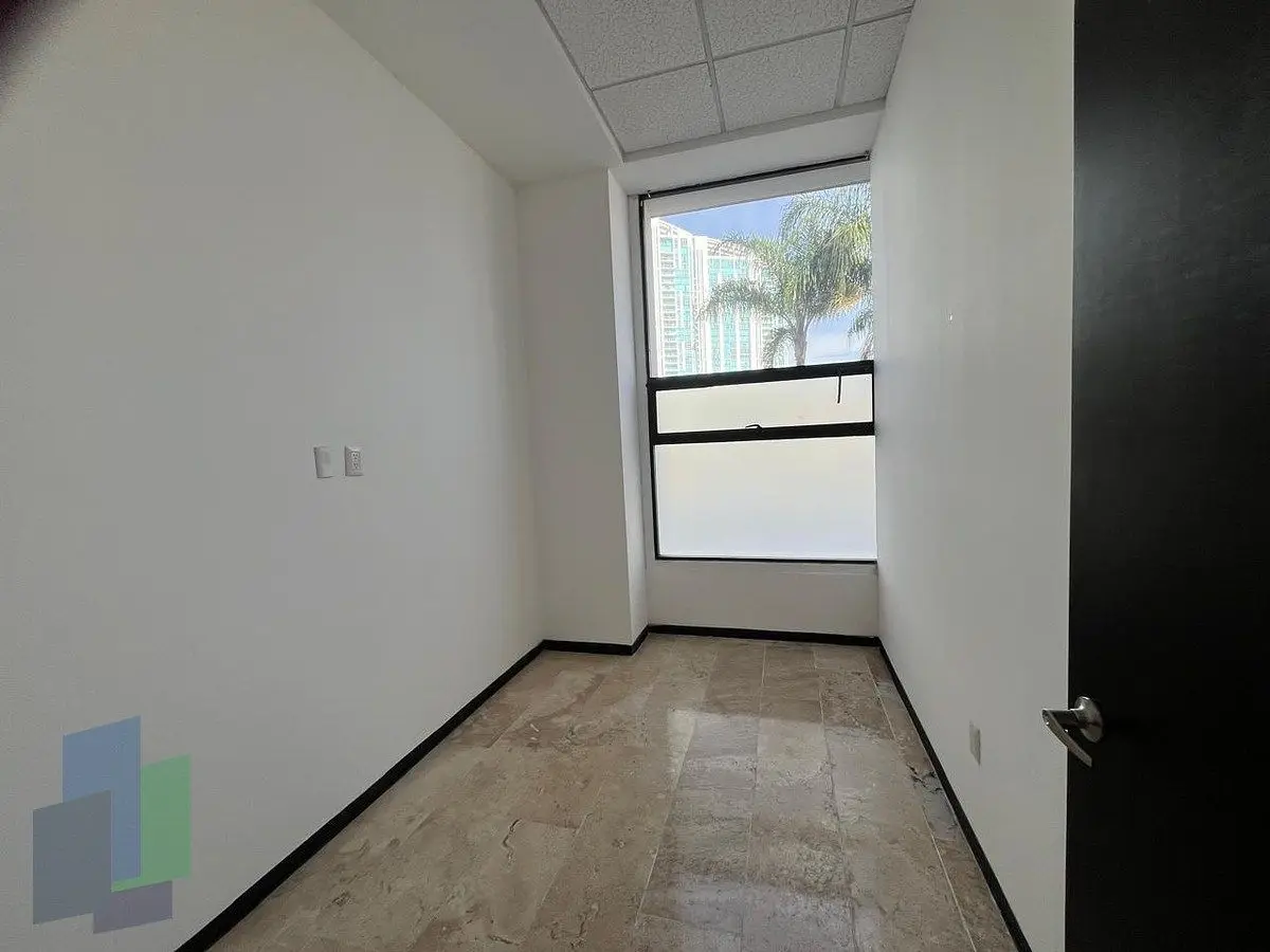 Oficina en renta de 60 m2 en planta baja en Corporativo. — foto 5