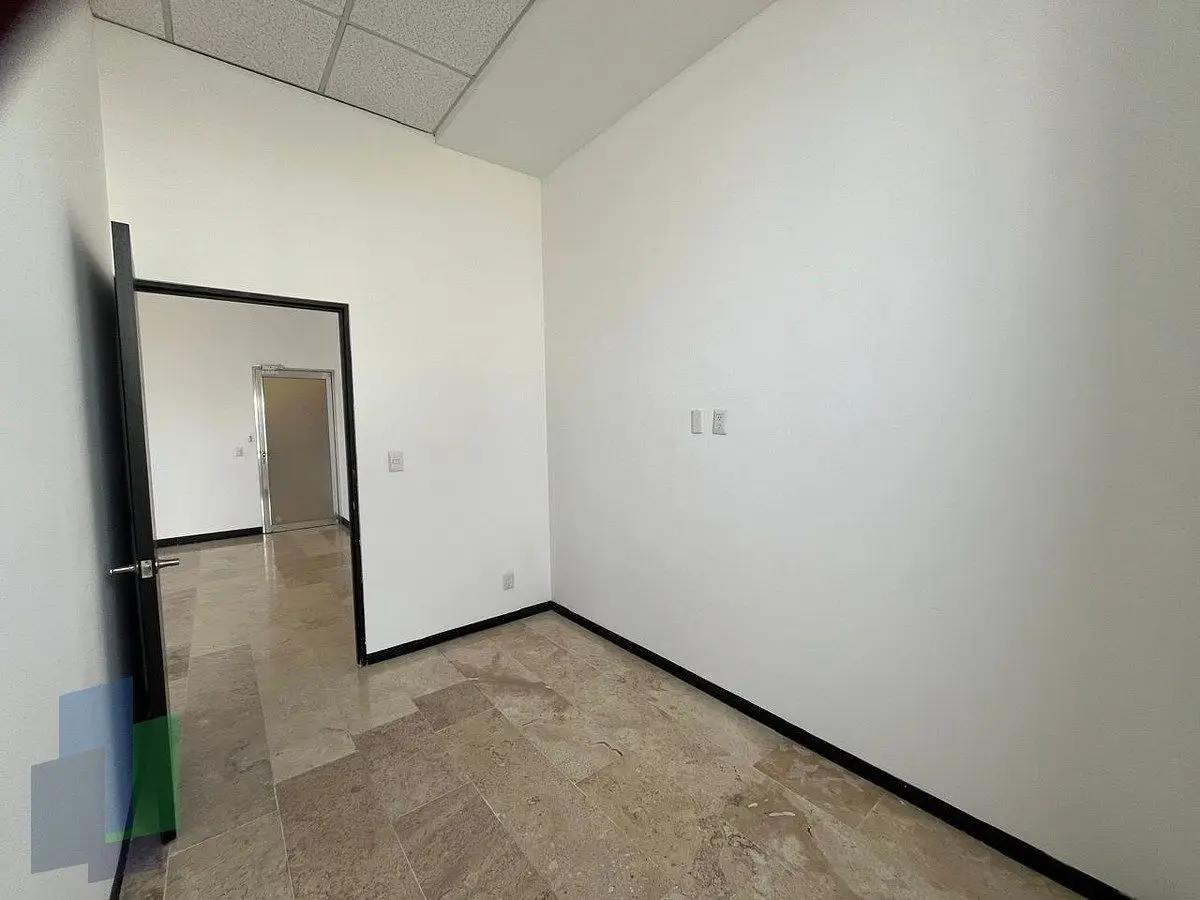 Oficina en renta de 60 m2 en planta baja en Corporativo. — foto 6