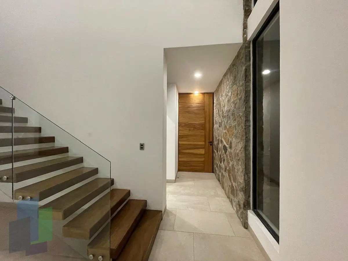 Casa en venta / renta en Arco de Piedra — foto 2