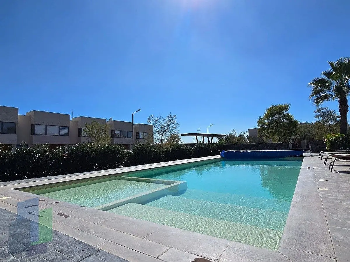 Casa en RENTA, con patio grande y techado | Ziré, El Marqués, Qro