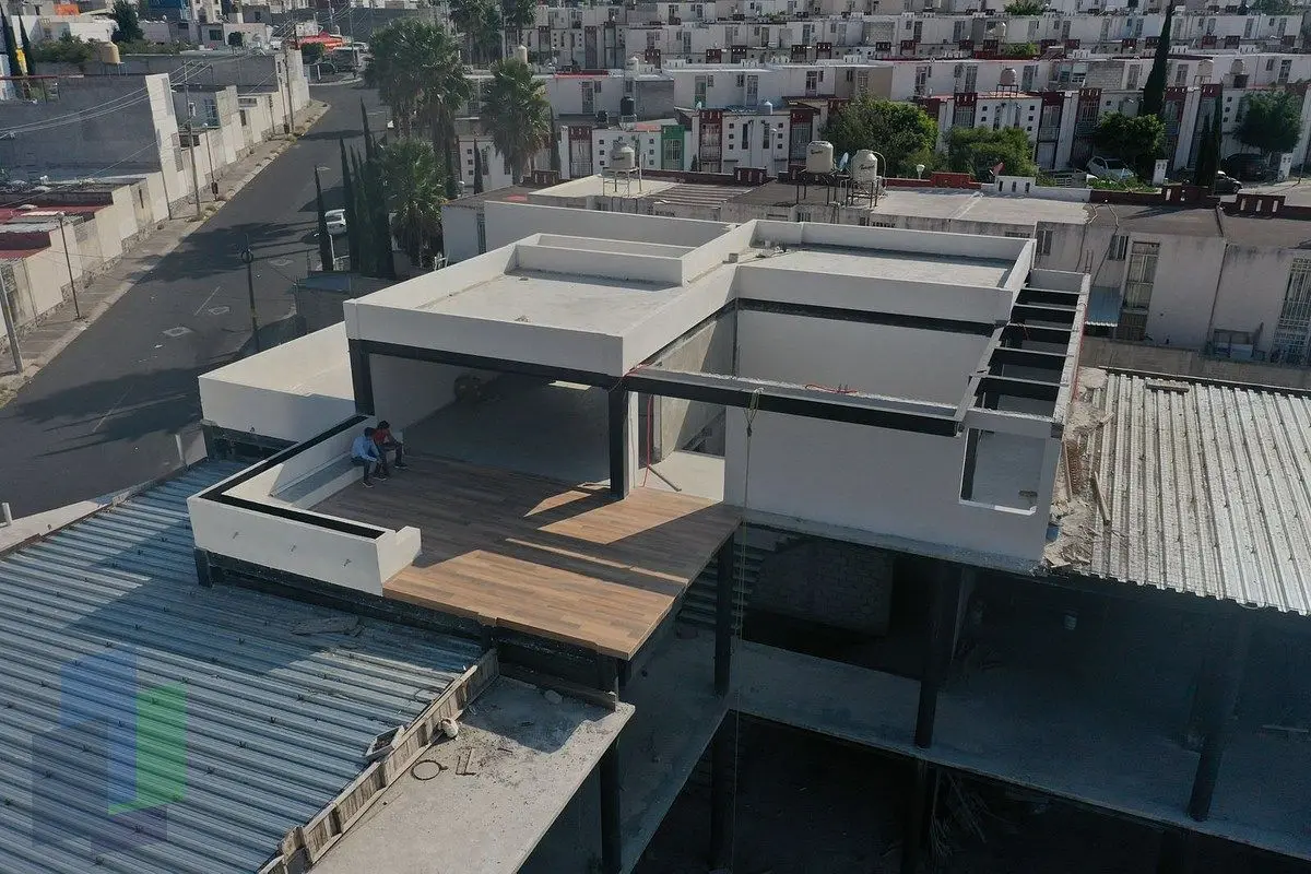 Plaza Comercial en obra negra en venta frente a Altozano — foto 3