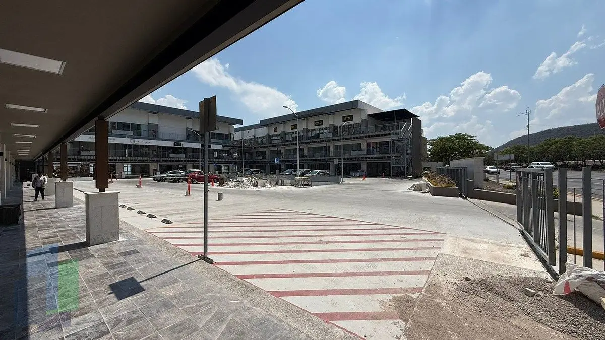 Local comercial en renta en El Refugio, sobre Junípero Serra — foto 6