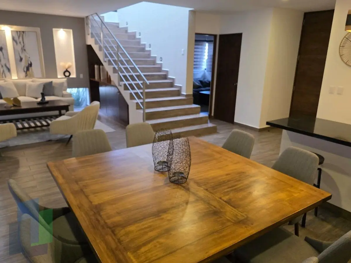 Casa en venta, renta o renta amueblada en Altozano, 4 recámaras. — foto 3