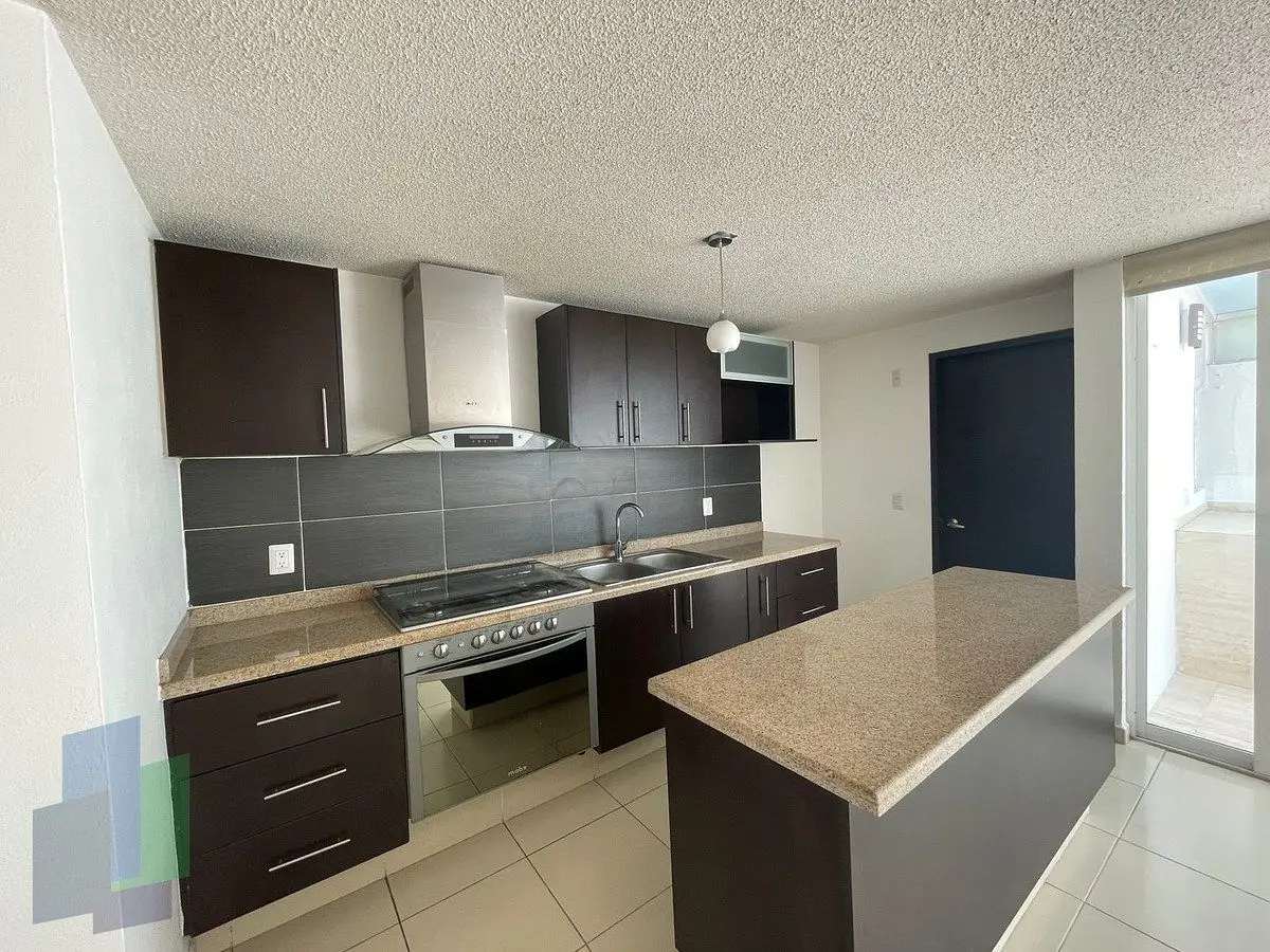 Duplex planta baja con jardín en Santa Fe Juriquilla venta o renta. — foto 2