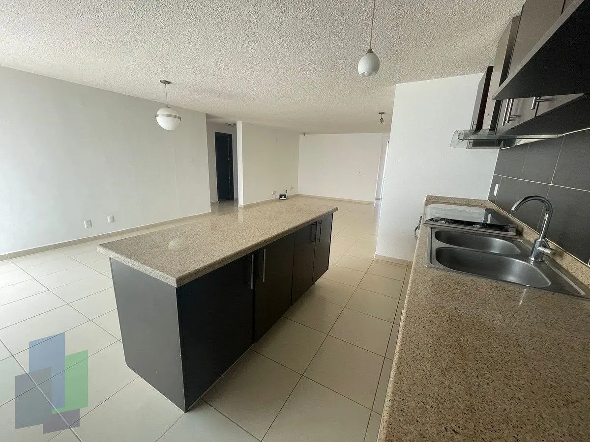 Duplex planta baja con jardín en Santa Fe Juriquilla venta o renta. — foto 3