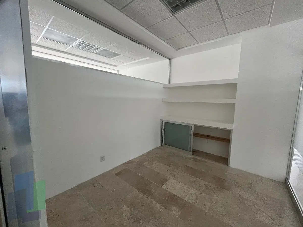 Renta de oficina de 10 m2 en 1er nivel en Corporativo en Juriquilla — foto 2