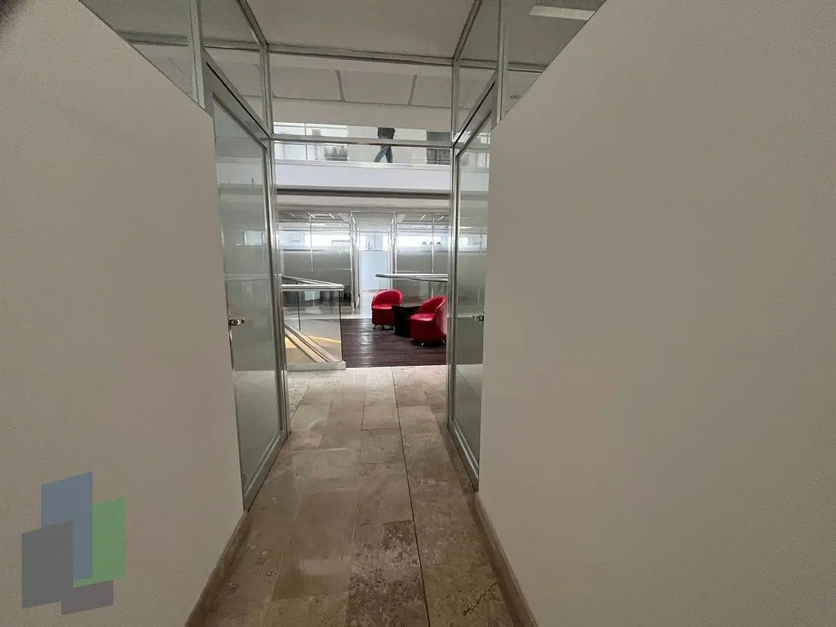 Oficina en renta de 10 m2 en 1er nivel en Corporativo — foto 2