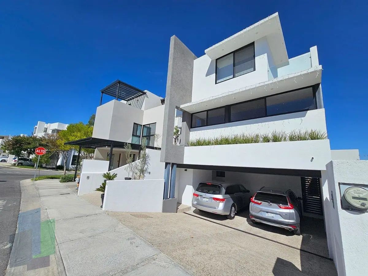 Casa en venta / renta en Zibatá, con Roof Garden, sótano y cuarto de servicio — foto 3