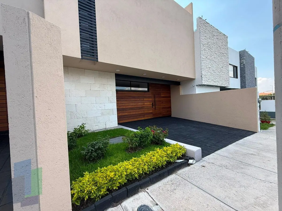 Casa en Venta Estilo Moderno en El Refugio — foto 2