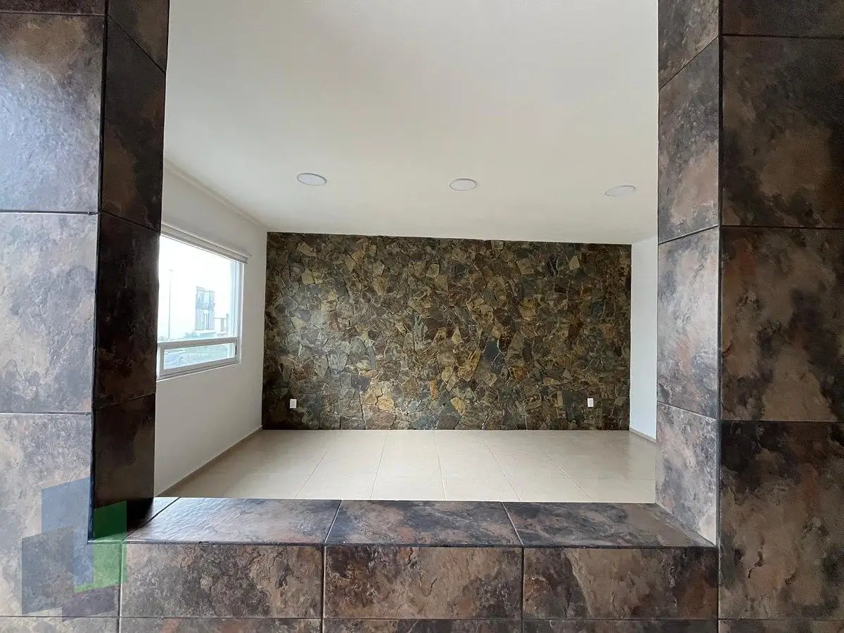 Renta casa en Zibata con 3 recámaras cada una con baño y roof. — foto 2