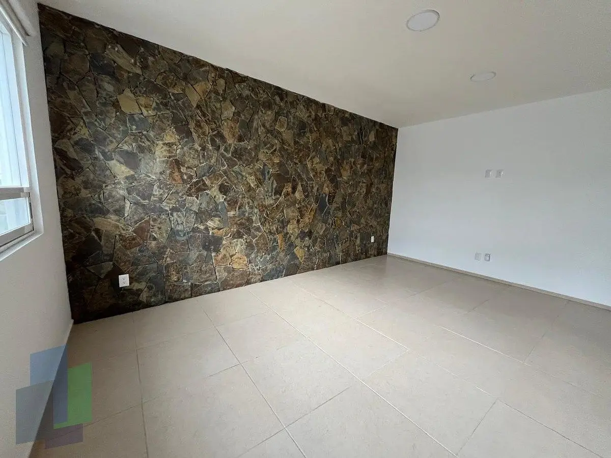 Renta casa en Zibata con 3 recámaras cada una con baño y roof. — foto 3