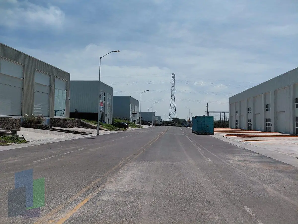 Bodega de almacenamiento y logistica en venta / renta a 100m de la autopista 57 — foto 2