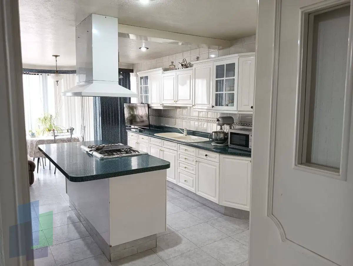 Casa en venta en Villas del Mesón Juriquilla con gran jardín — foto 2