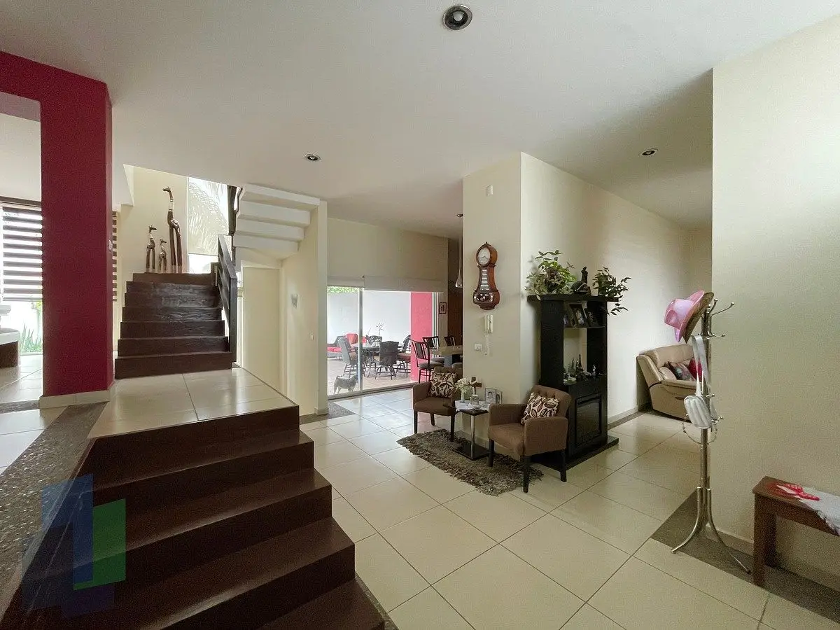 Hermosa casa en renta con alberca zona Cumbres de Lago