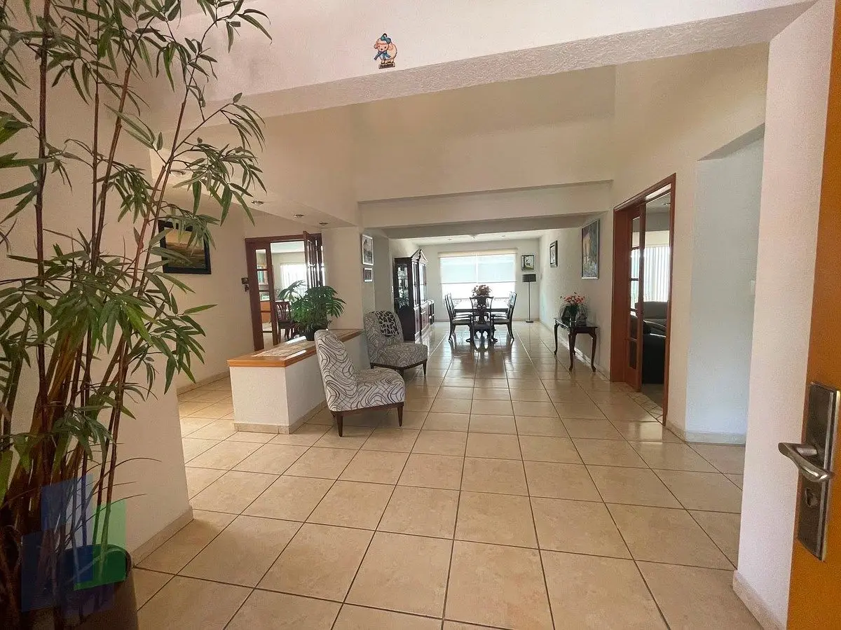 Casa en venta con 5 recámaras y alberca zona Colinas del Bosque Corregidora — foto 5