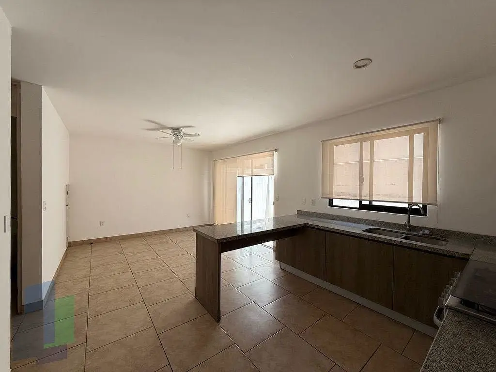 Casa en venta de 4 recámaras y roof garden en Torre de Piedra Bugambilias — foto 2