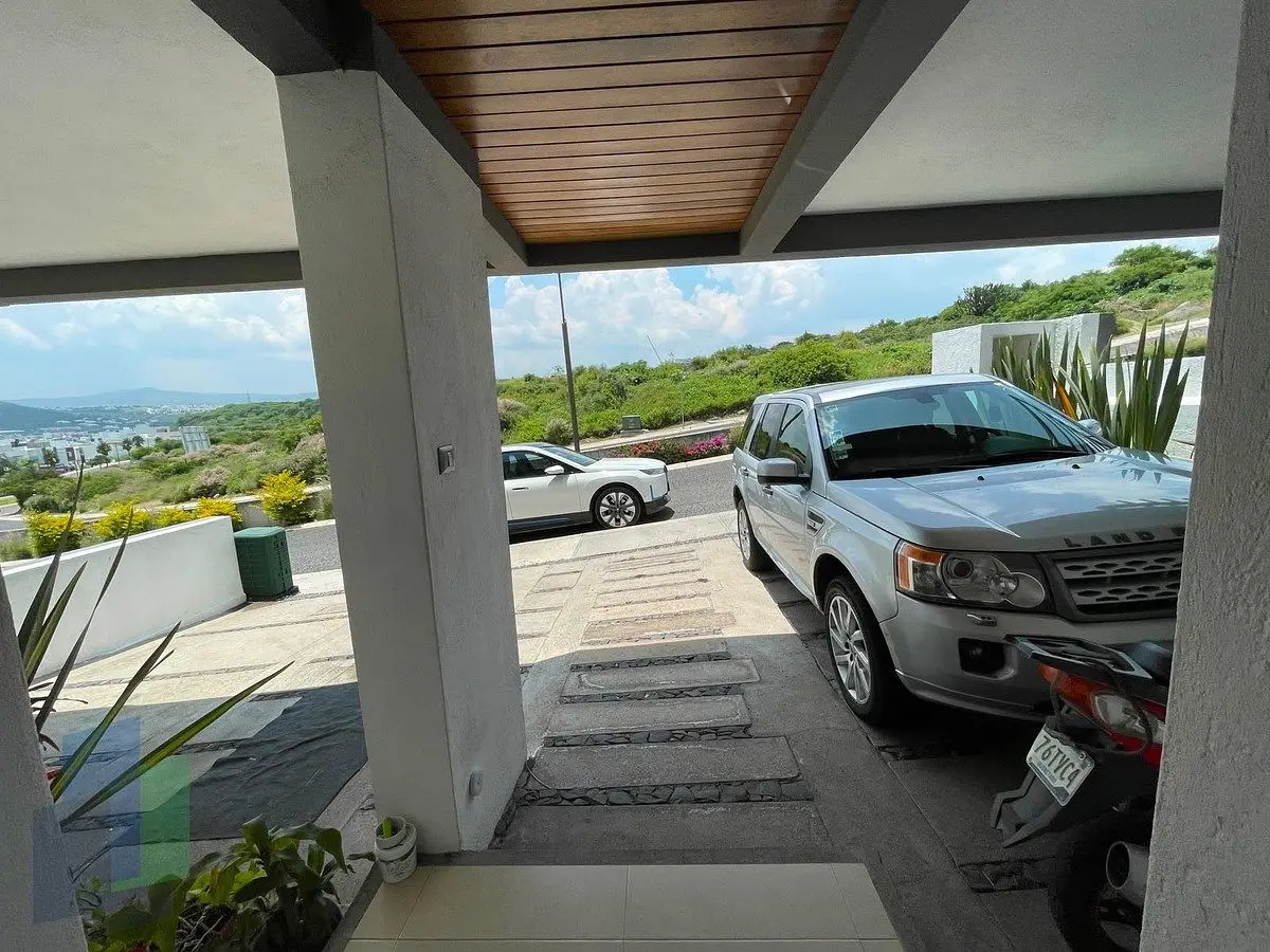 Casa en Venta Lomas Juriquilla opción a la 4ta recámara. — foto 3