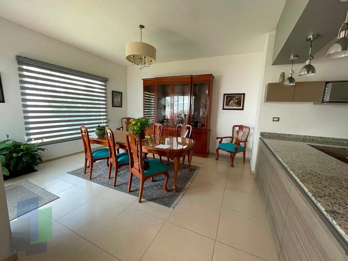 Casa en Venta Lomas Juriquilla opción a la 4ta recámara. — foto 6