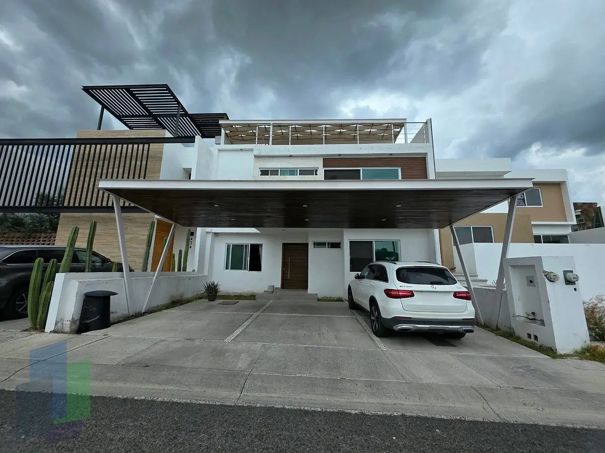 Lomas de Juriquilla |🚨 OPORTUNIDAD Casa en VENTA, 4 habitaciones + Roof techado — foto 2