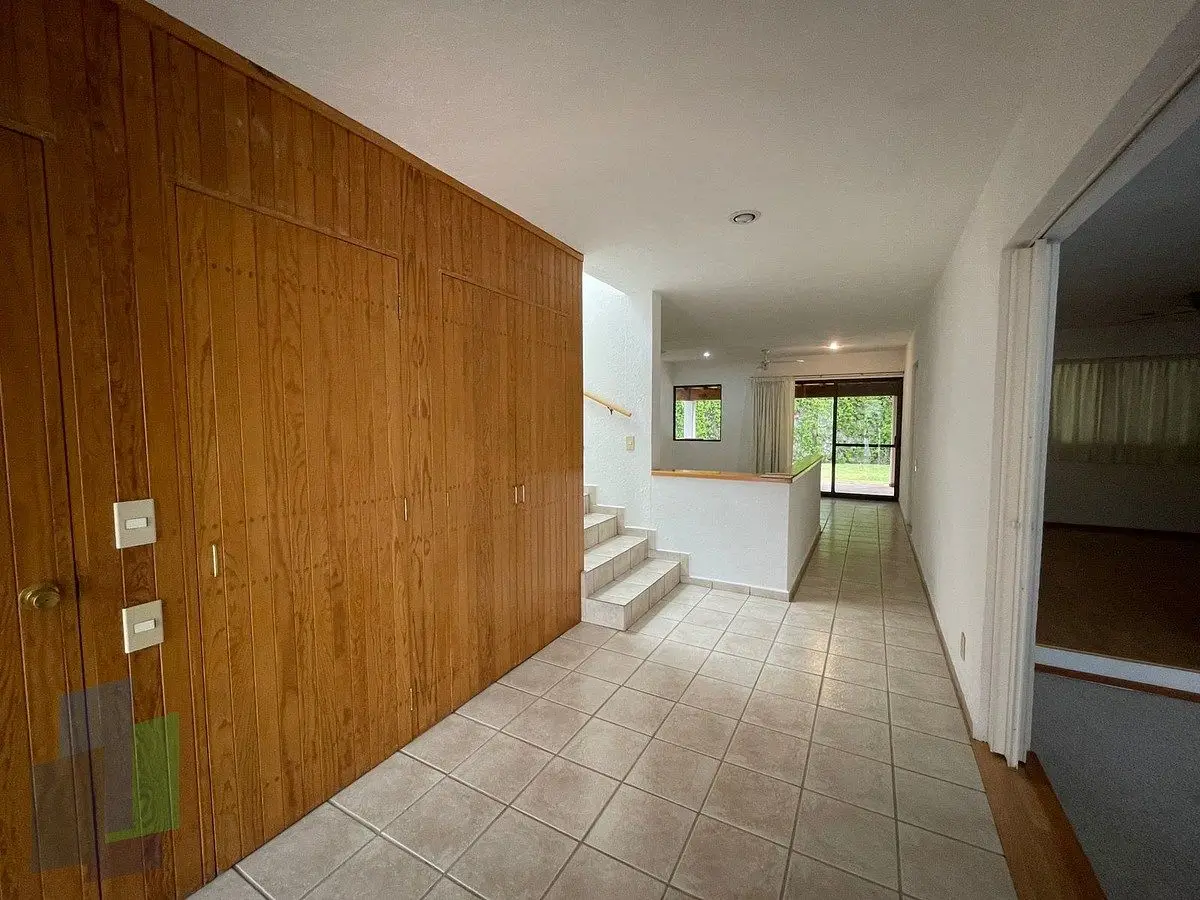 Casa en venta zona Jurica, con gran potencial espacios amplios — foto 2