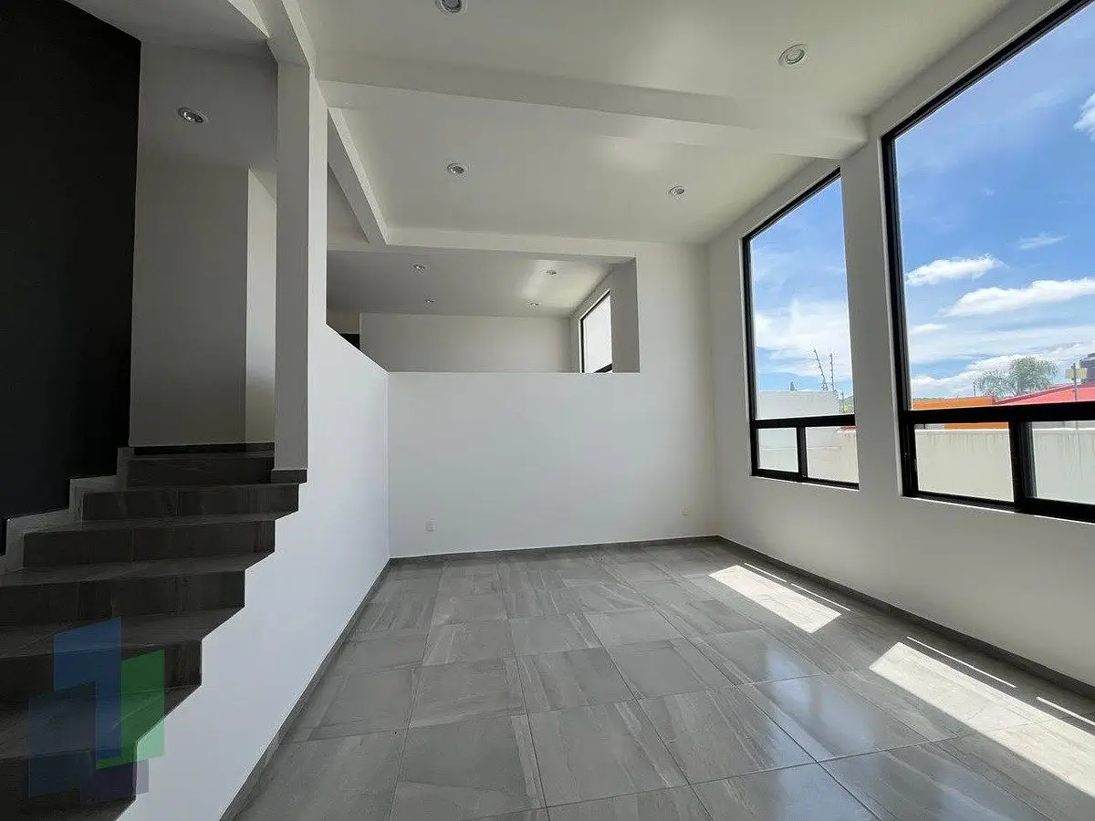 Estrena casa en VENTA O RENTA en privada Colinas de Juriquilla.