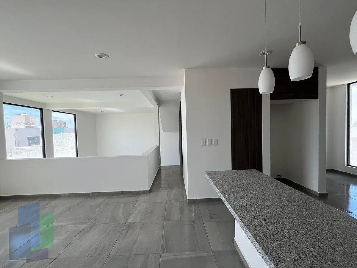 Estrena casa en VENTA O RENTA en privada Colinas de Juriquilla. — foto 2