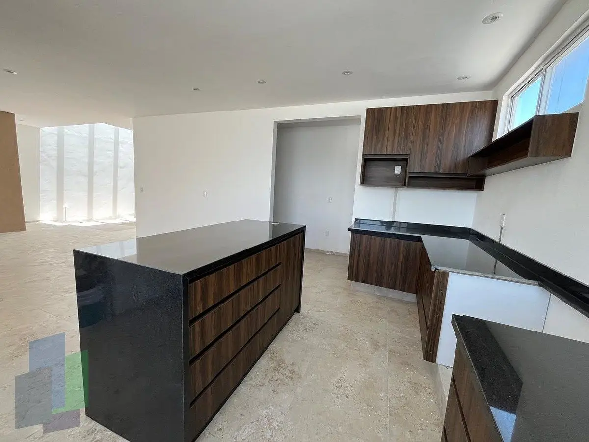 Lomas de Juriquilla en venta frente a parque con recámara en planta baja. — foto 4