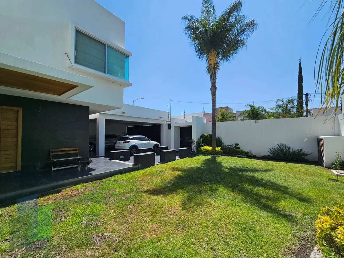 VENTA/RENTA en Cañada Juriquilla| Casa con alberca en privada — foto 4
