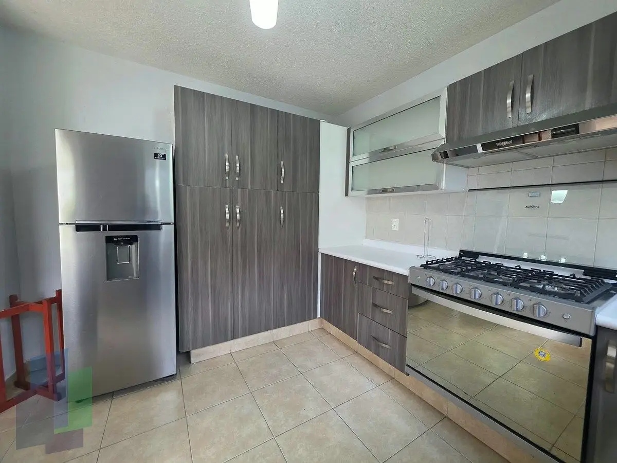 Juriquilla Santa Fe | RENTA Casa amueblada, con paneles solares — foto 4