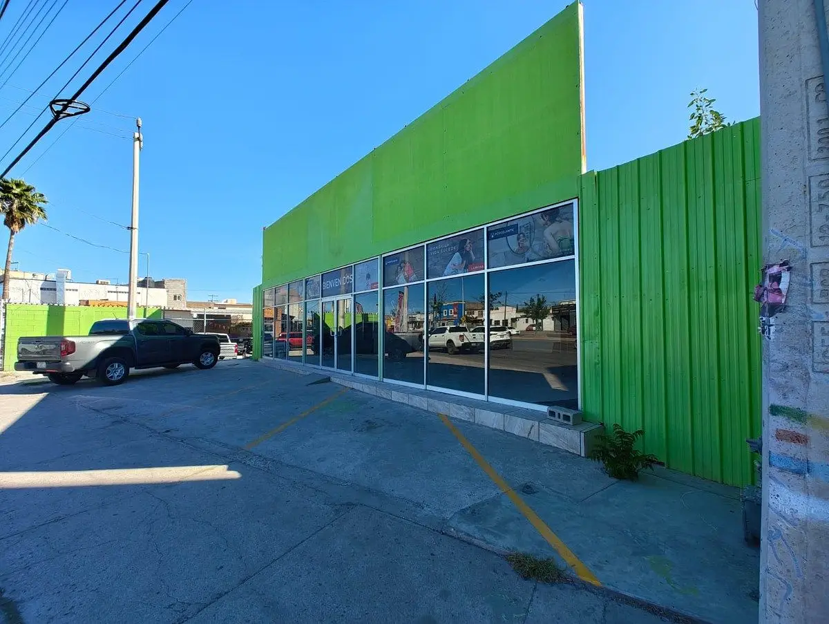 Ave Tecnológico, amplio local en renta en excelente ubicacion — foto 2
