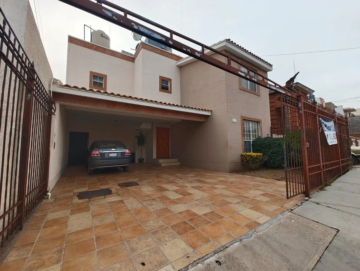 Campanario Casa en Excelente Ubicacion — foto 2