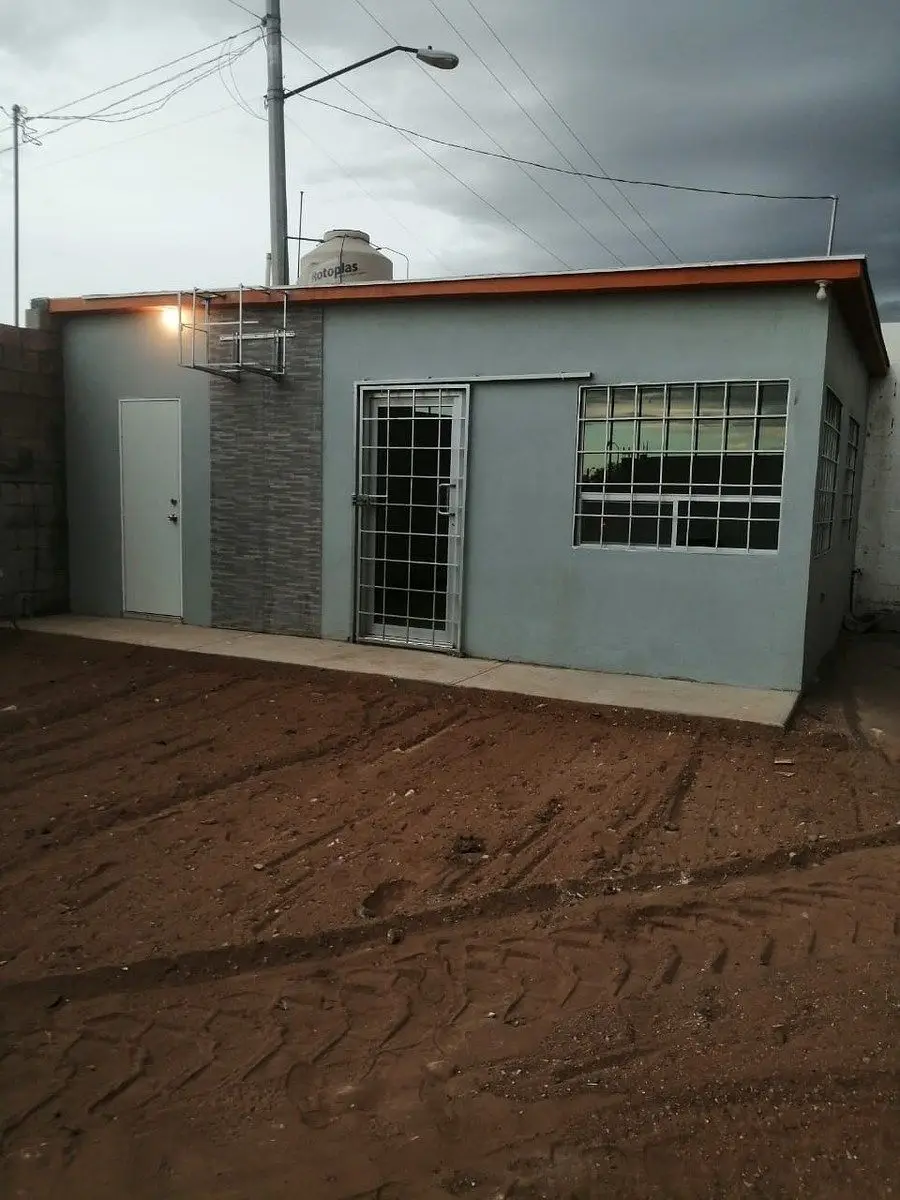 Cerca R. Almada terreno bardeado con oficina. — foto 2