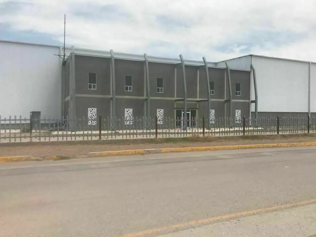 Complejo Sur, Amplia Nave en Venta — foto 3