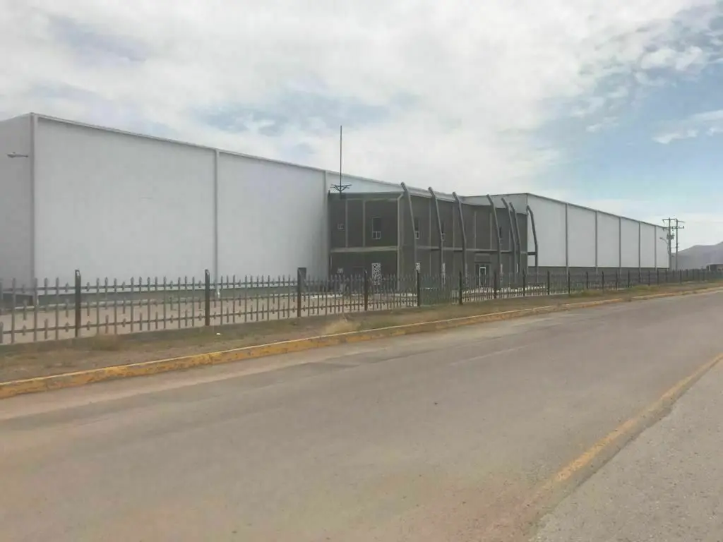 Complejo Sur, Amplia Nave en Venta