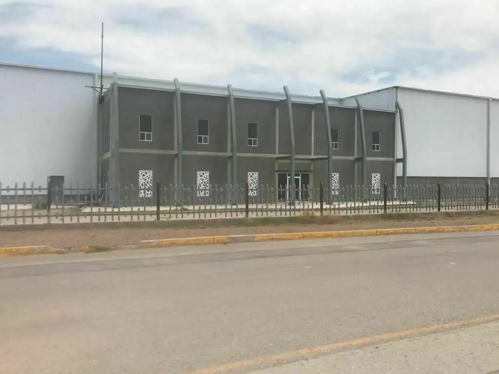 Complejo Sur, Amplia Nave en Venta — foto 3