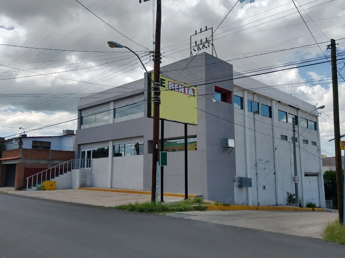 Las Granjas, edificio 3 niveles para oficinas con estacionamiento — foto 2