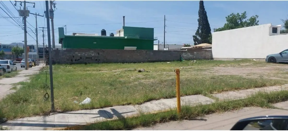 Las Granjas terreno en esquina a una cuadra de la ave. Americas — foto 2