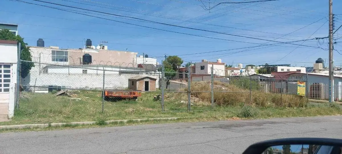 Los Frailes terreno amplio en esquina — foto 2