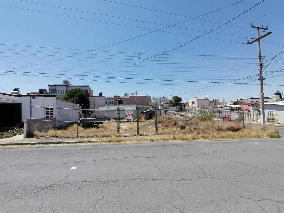 Los Frailes terreno amplio en esquina — foto 4