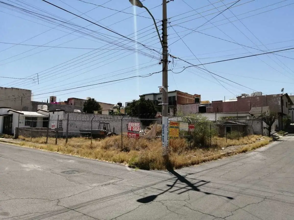 Los Frailes terreno amplio en esquina — foto 7