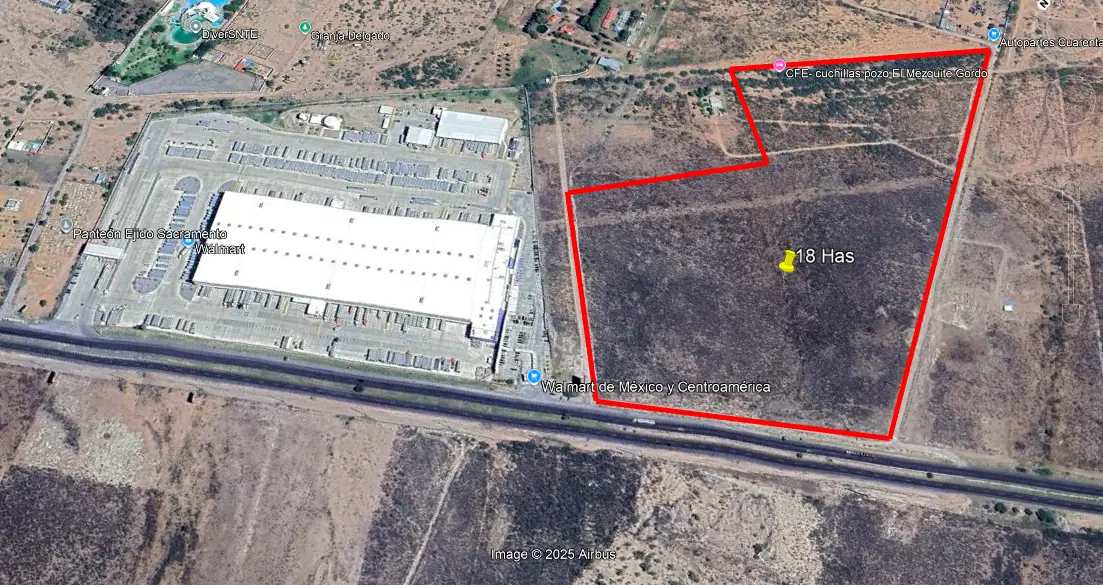 Sacramento junto a Cedis Walmart a pie de carretera