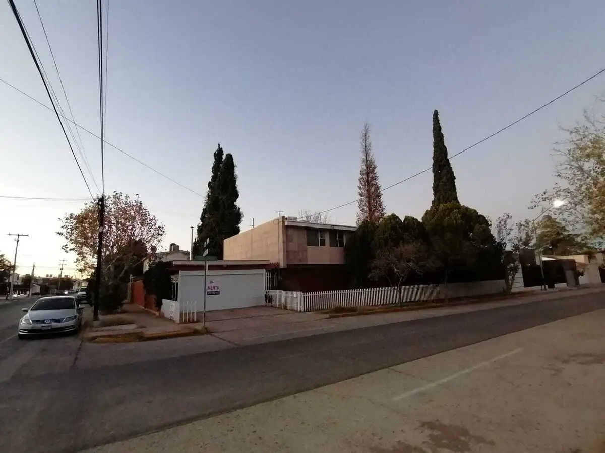 San Felipe casa en esquina dos plantas frente a parque — foto 2