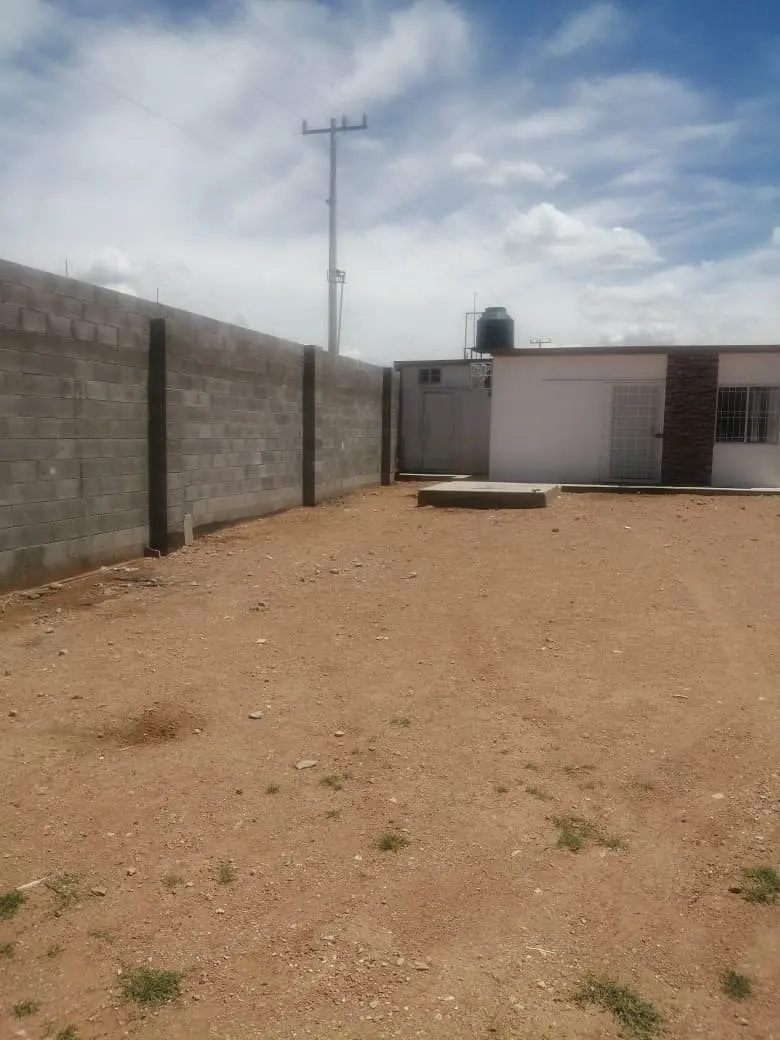 Terreno bardeado con oficinas y tejaban a 100 mts de R. Almada — foto 2